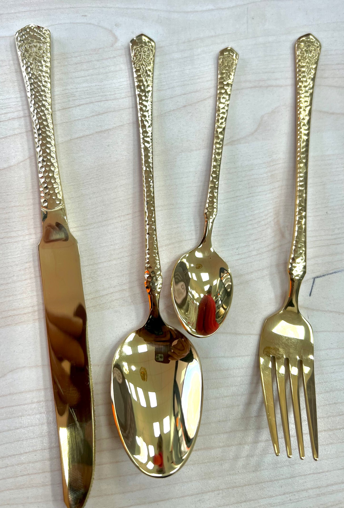 MÉNAGÈRES 24 pcs DORE MARTELE 18/10 inox haute gamme