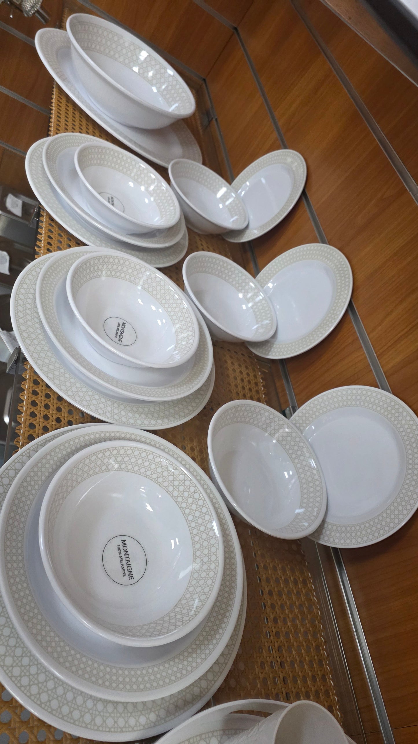 Service de Table en MELAMINE 26 pcs..Montaigne