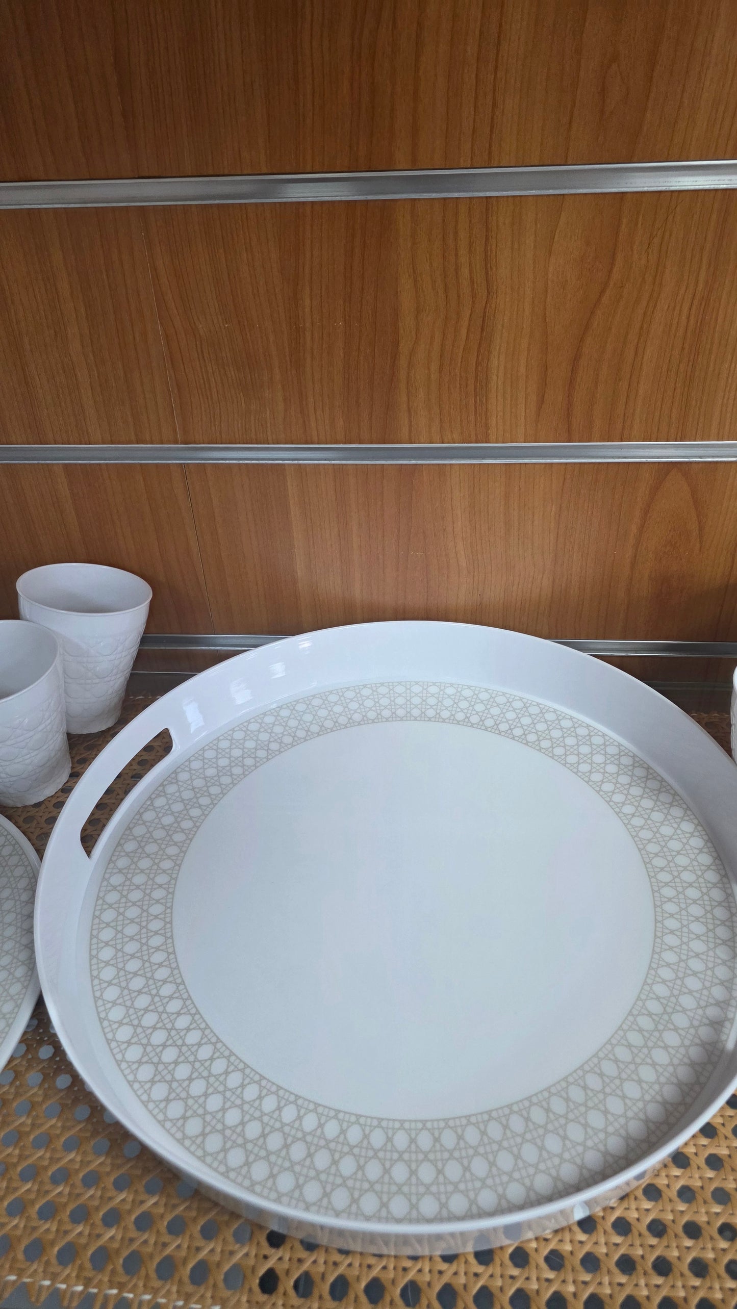 CARAFFE D’EAU  AVEC 6 Verres et Un plateau: Ensemle de 8 pièces